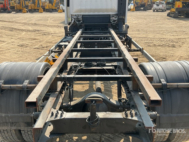 2015 Isuzu LK66YWA Cab and Chassis - Camión chasis: foto 5 2015 Isuzu LK66YWA Cab and Chassis - Camión chasis: foto 5