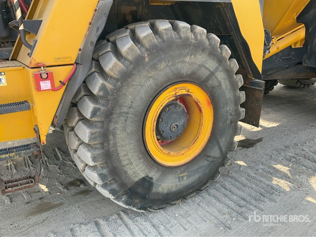 2015 Komatsu HM400-3 Articulated Dump Truck - Dúmper articulado: foto 4 2015 Komatsu HM400-3 Articulated Dump Truck - Dúmper articulado: foto 4