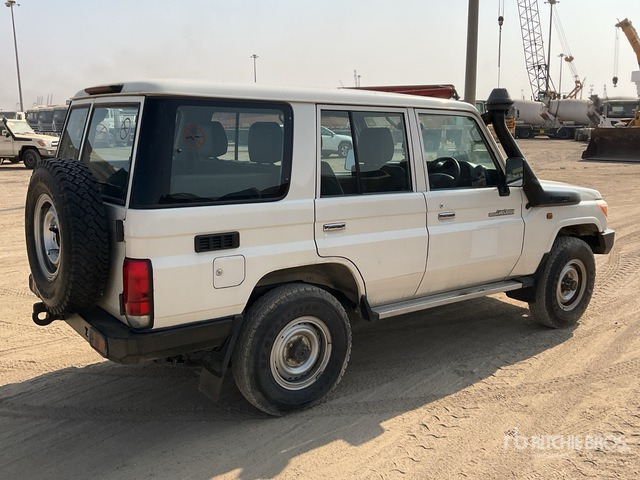 2016 Toyota Land Cruiser 76R 4x4 SUV - SUV/ Todoterreno: foto 2 2016 Toyota Land Cruiser 76R 4x4 SUV - SUV/ Todoterreno: foto 2