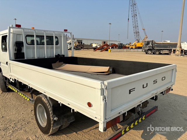 2017 Mitsubishi Canter 4x2 Crew Cab Flatbed Truck - Camión caja abierta: foto 5 2017 Mitsubishi Canter 4x2 Crew Cab Flatbed Truck - Camión caja abierta: foto 5