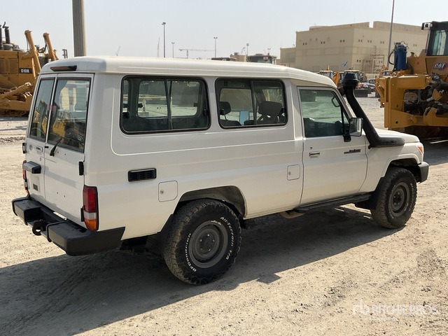 2019 Toyota Land Cruiser 78L 4x4 SUV - SUV/ Todoterreno: foto 5 2019 Toyota Land Cruiser 78L 4x4 SUV - SUV/ Todoterreno: foto 5