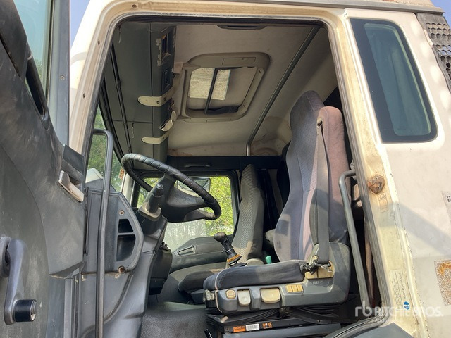 2006 MAN TGA33.400 6x4 T/A Sleeper Truck Tractor - Cabeza tractora: foto 5 2006 MAN TGA33.400 6x4 T/A Sleeper Truck Tractor - Cabeza tractora: foto 5