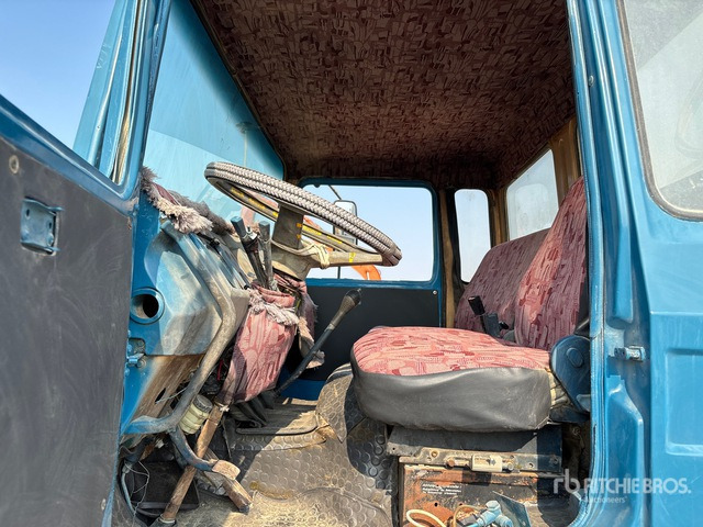 Iveco 110-17 Flatbed Truck with Crane - Camión caja abierta, Camión grúa: foto 4 Iveco 110-17 Flatbed Truck with Crane - Camión caja abierta, Camión grúa: foto 4