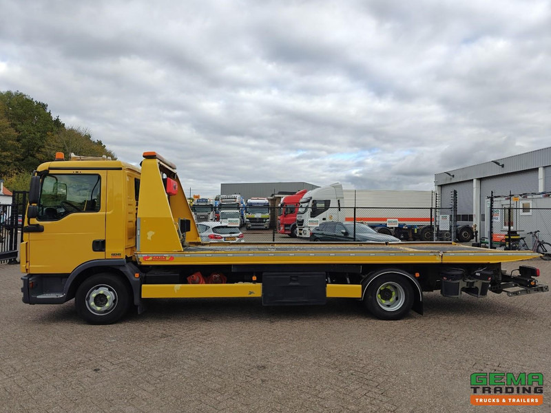 Grua de remolque autos MAN TGL 12.250 4x2 Dagcabine (3 pl) Euro6B - Jige Simplex 5T + Lier 3.5T + Bril 3000kg - 06/2026 APK: foto 13 Grua de remolque autos MAN TGL 12.250 4x2 Dagcabine (3 pl) Euro6B - Jige Simplex 5T + Lier 3.5T + Bril 3000kg - 06/2026 APK: foto 13