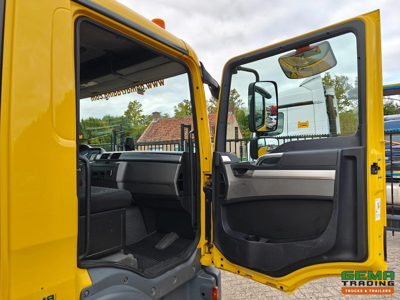 Grua de remolque autos MAN TGL 12.250 4x2 Dagcabine (3 pl) Euro6B - Jige Simplex 5T + Lier 3.5T + Bril 3000kg - 06/2026 APK: foto 15 Grua de remolque autos MAN TGL 12.250 4x2 Dagcabine (3 pl) Euro6B - Jige Simplex 5T + Lier 3.5T + Bril 3000kg - 06/2026 APK: foto 15