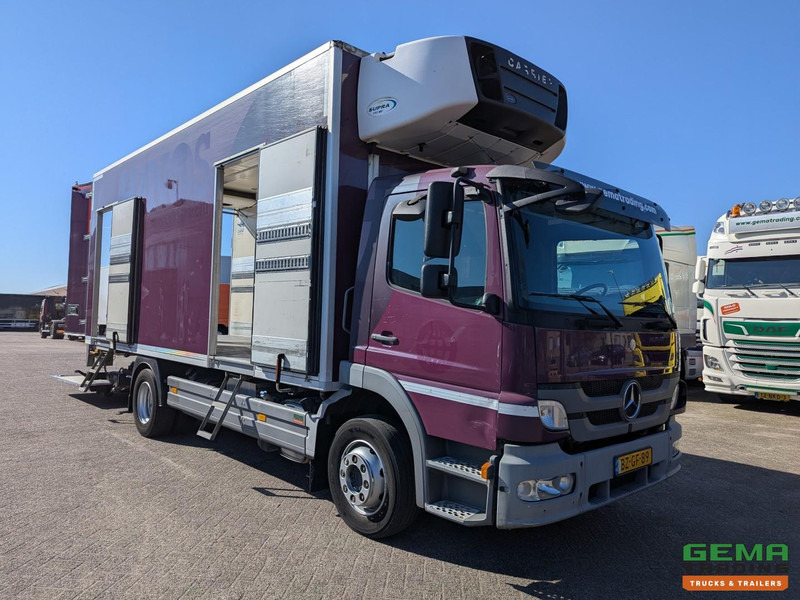 Mercedes-Benz ATEGO 1222 L 4x2 Dagcab Euro5 - Koel-Vriesbak 6.3M - Carrier Supra 950MT + Laadklep 2000KG - Zijdeuren - Camión frigorífico: foto 2 Mercedes-Benz ATEGO 1222 L 4x2 Dagcab Euro5 - Koel-Vriesbak 6.3M - Carrier Supra 950MT + Laadklep 2000KG - Zijdeuren - Camión frigorífico: foto 2
