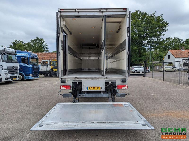 Scania P230 4x2 Dagcab Euro5 - Koel-VriesBak 8.4m + Carrier Supra 950MT + Laadklep 2000kg - Camión frigorífico: foto 4 Scania P230 4x2 Dagcab Euro5 - Koel-VriesBak 8.4m + Carrier Supra 950MT + Laadklep 2000kg - Camión frigorífico: foto 4