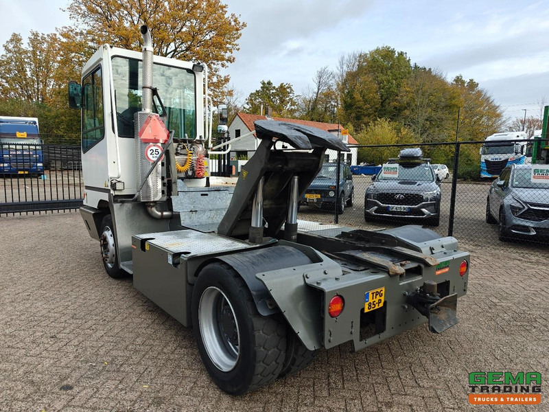 Terberg YT222 Gereviseerde Allison Versnellingsbak - Schotel 27T - Vangmuil - Cummins - Landbouw Kenteken 40km/h - Tractor industrial: foto 4 Terberg YT222 Gereviseerde Allison Versnellingsbak - Schotel 27T - Vangmuil - Cummins - Landbouw Kenteken 40km/h - Tractor industrial: foto 4