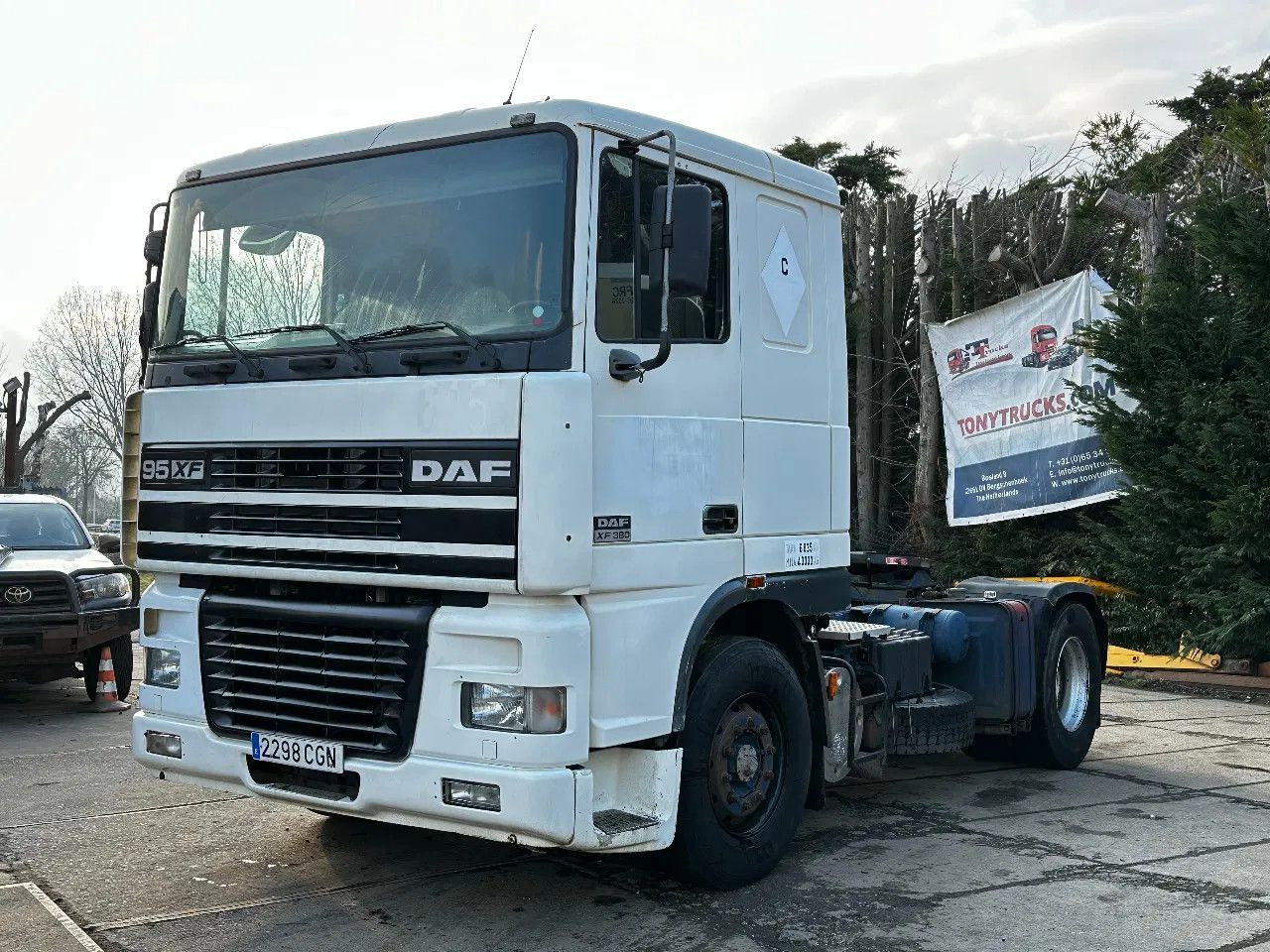 DAF XF 95.380 4X2 Tractor-unit Spring/Air ZF Manual DAF XF 95.380 4X2 Tractor-unit Spring/Air ZF Manual - Cabeza tractora: foto 2 DAF XF 95.380 4X2 Tractor-unit Spring/Air ZF Manual DAF XF 95.380 4X2 Tractor-unit Spring/Air ZF Manual - Cabeza tractora: foto 2