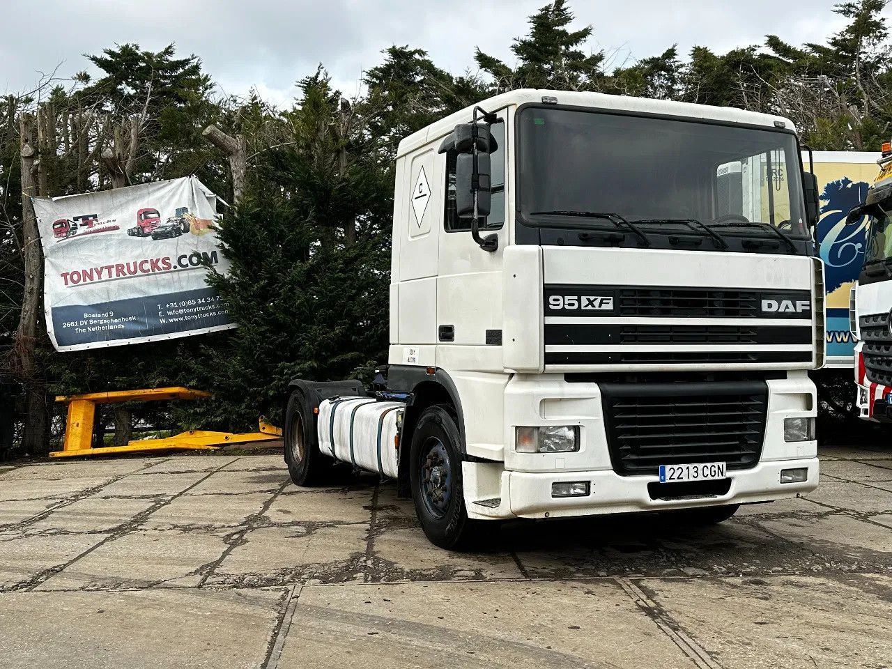 DAF XF 95.380 4X2 Tractor-unit Spring/Air ZF Manual DAF XF 95.380 4X2 Tractor-unit Spring/Air ZF Manual - Cabeza tractora: foto 1 DAF XF 95.380 4X2 Tractor-unit Spring/Air ZF Manual DAF XF 95.380 4X2 Tractor-unit Spring/Air ZF Manual - Cabeza tractora: foto 1
