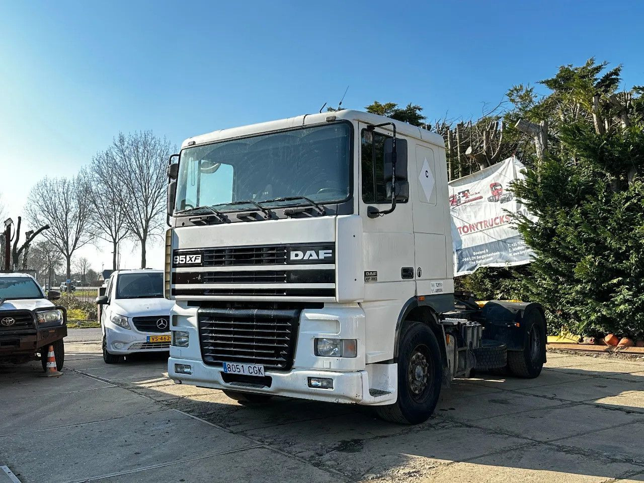 DAF XF 95.380 4X2 Tractor-unit Spring/Air ZF Manual DAF XF 95.380 4X2 Tractor-unit Spring/Air ZF Manual - Cabeza tractora: foto 2 DAF XF 95.380 4X2 Tractor-unit Spring/Air ZF Manual DAF XF 95.380 4X2 Tractor-unit Spring/Air ZF Manual - Cabeza tractora: foto 2