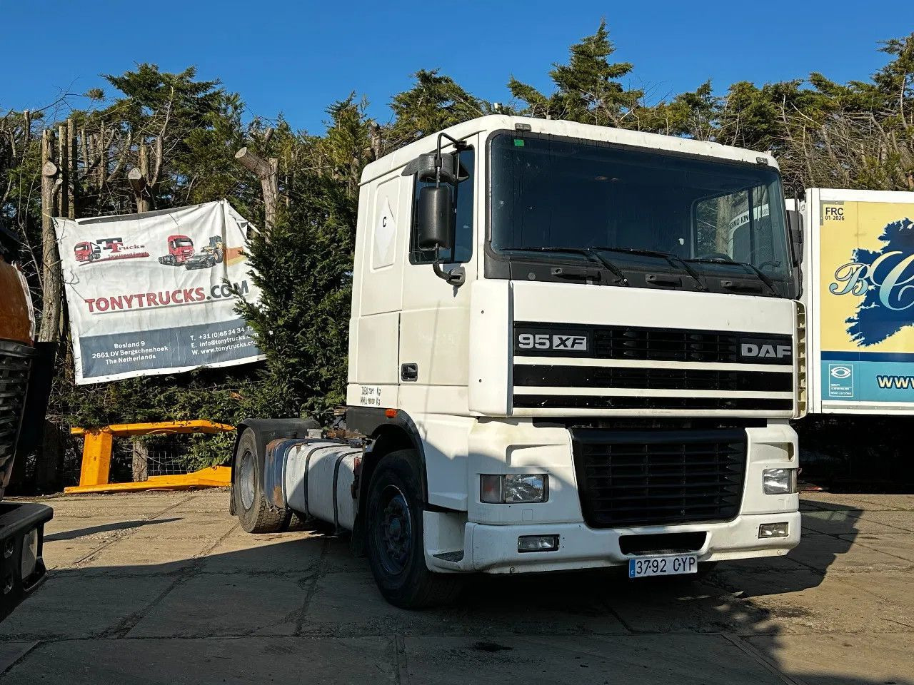 DAF XF 95.380 4X2 Tractor-unit Spring/Air ZF Manual DAF XF 95.380 4X2 Tractor-unit Spring/Air ZF Manual - Cabeza tractora: foto 1 DAF XF 95.380 4X2 Tractor-unit Spring/Air ZF Manual DAF XF 95.380 4X2 Tractor-unit Spring/Air ZF Manual - Cabeza tractora: foto 1