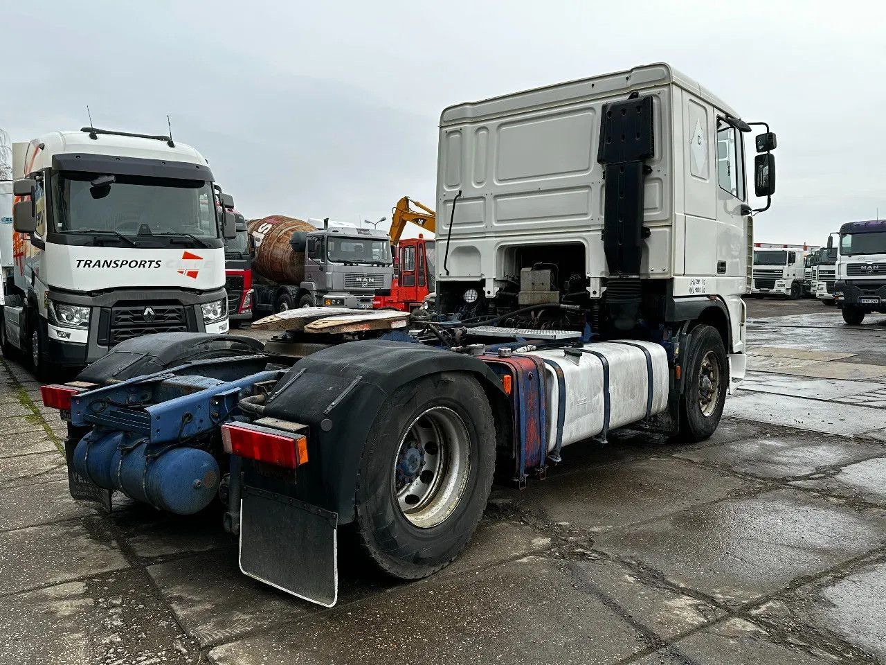 DAF XF 95.380 4X2 Tractor-unit Spring/Air ZF Manual DAF XF 95.380 4X2 Tractor-unit Spring/Air ZF Manual - Cabeza tractora: foto 4 DAF XF 95.380 4X2 Tractor-unit Spring/Air ZF Manual DAF XF 95.380 4X2 Tractor-unit Spring/Air ZF Manual - Cabeza tractora: foto 4