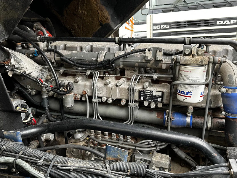 Cabeza tractora DAF XF 95.380 4X2 Tractor-unit Spring/Air ZF Manual Euro2 PTO: foto 17
