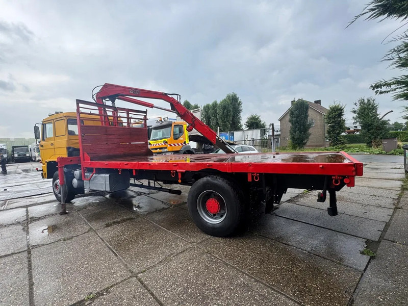 DAF 2300 4X2 Platform + Crane Spring/Spring German truck - Camión caja abierta: foto 3 DAF 2300 4X2 Platform + Crane Spring/Spring German truck - Camión caja abierta: foto 3