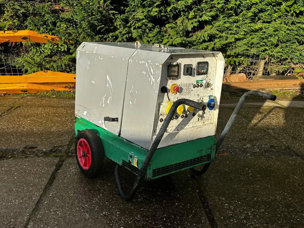 HARRINGTON HRD060D 6 KVA GENERATOR 110V+230V HARRINGTON HRD060D 6 KVA GENERATOR 110V+2 - Generador industriale: foto 2 HARRINGTON HRD060D 6 KVA GENERATOR 110V+230V HARRINGTON HRD060D 6 KVA GENERATOR 110V+2 - Generador industriale: foto 2