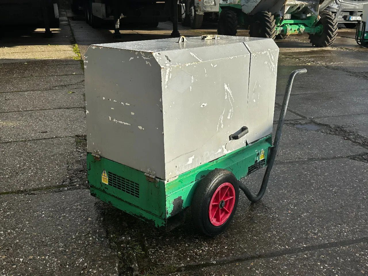 HARRINGTON HRD060D 6 KVA GENERATOR 110V+230V HARRINGTON HRD060D 6 KVA GENERATOR 110V+2 - Generador industriale: foto 5 HARRINGTON HRD060D 6 KVA GENERATOR 110V+230V HARRINGTON HRD060D 6 KVA GENERATOR 110V+2 - Generador industriale: foto 5