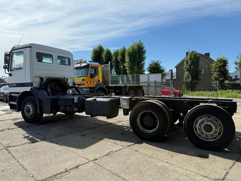 Mercedes-Benz ACTROS 2540 V6 6X2 Chassis Spring/Air EPS 3 Pedal - Camión chasis: foto 4 Mercedes-Benz ACTROS 2540 V6 6X2 Chassis Spring/Air EPS 3 Pedal - Camión chasis: foto 4