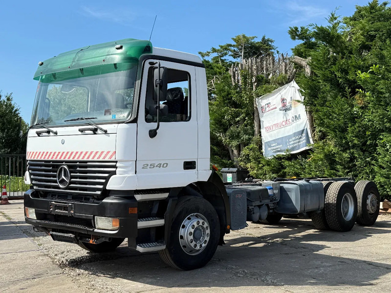 Mercedes-Benz Actros 2540 V6 6X2 Chassis Spring/Air Manual gearbox - Camión chasis: foto 2 Mercedes-Benz Actros 2540 V6 6X2 Chassis Spring/Air Manual gearbox - Camión chasis: foto 2