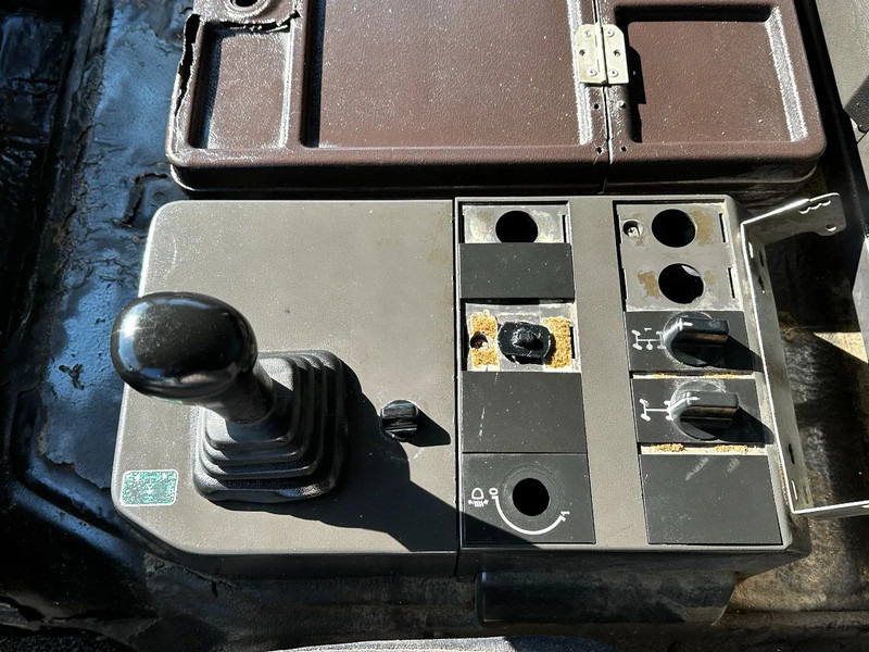 Camión volquete Mercedes-Benz SK 1733 V6 4X2 Tipper Spring/Spring EPS Manual Gearbox: foto 15