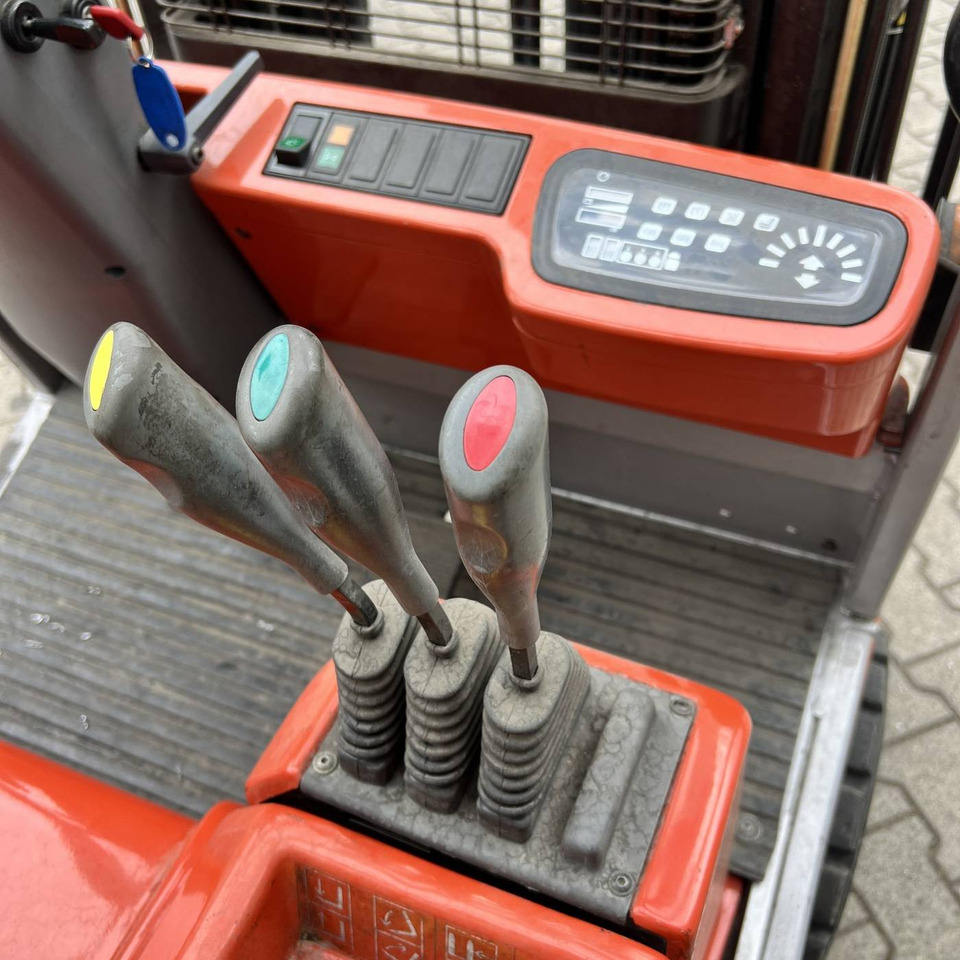 BT CBE18T - Carretilla elevadora eléctrica: foto 4 BT CBE18T - Carretilla elevadora eléctrica: foto 4