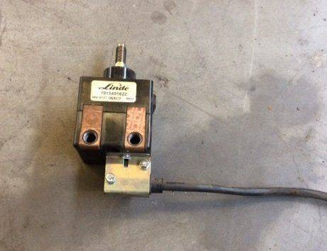 Emergency stop switch for Linde L14-16, Series 372 - Conmutador en la columna de dirección para Equipo de manutención: foto 1 Emergency stop switch for Linde L14-16, Series 372 - Conmutador en la columna de dirección para Equipo de manutención: foto 1