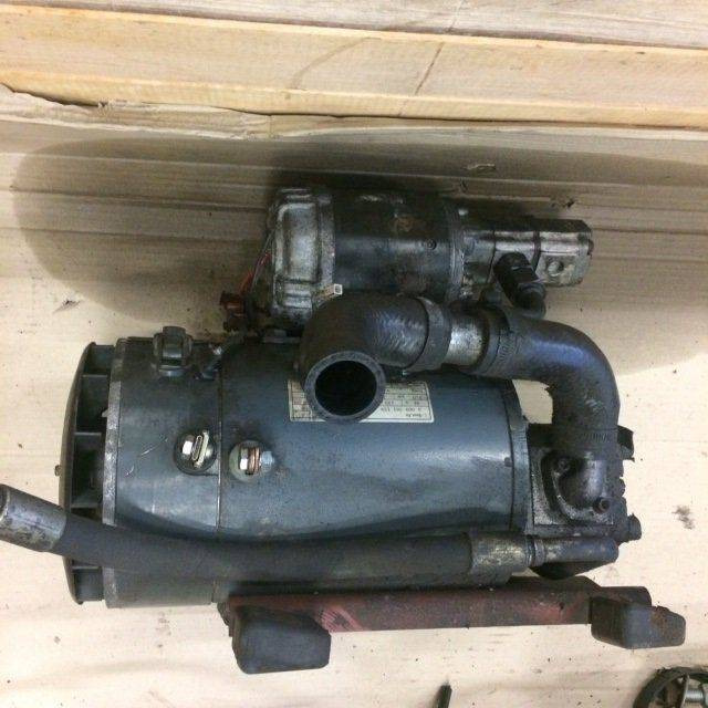 Hydraulic pump unit for Linde - Motor y piezas para Equipo de manutención: foto 2 Hydraulic pump unit for Linde - Motor y piezas para Equipo de manutención: foto 2