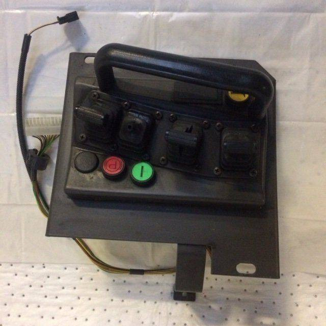 Lever board for Atlet UNN - Sistema eléctrico para Equipo de manutención: foto 1 Lever board for Atlet UNN - Sistema eléctrico para Equipo de manutención: foto 1