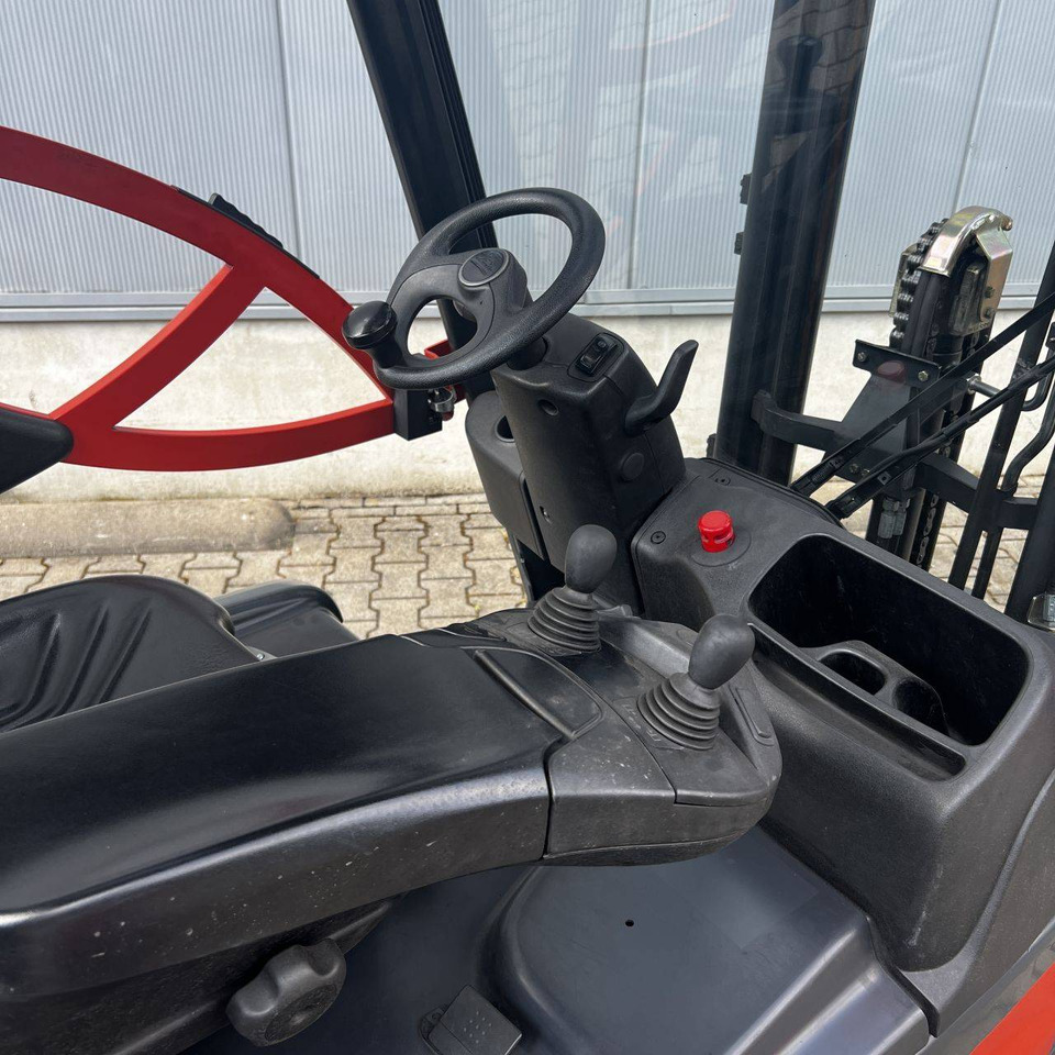 Linde E16PH-02 (386) EVO - Carretilla elevadora eléctrica: foto 3 Linde E16PH-02 (386) EVO - Carretilla elevadora eléctrica: foto 3