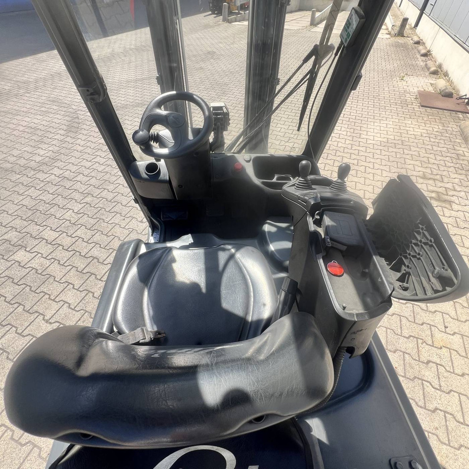 Linde E16PH (386-02) EVO - Carretilla elevadora eléctrica: foto 4 Linde E16PH (386-02) EVO - Carretilla elevadora eléctrica: foto 4