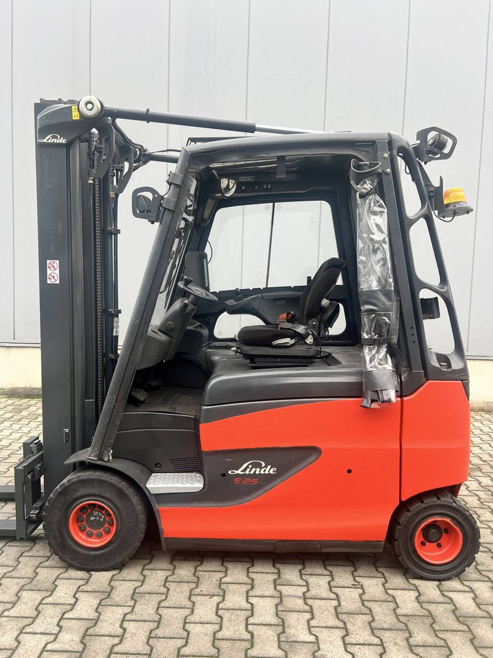 Linde E25/600HL (387) - Carretilla elevadora eléctrica: foto 2 Linde E25/600HL (387) - Carretilla elevadora eléctrica: foto 2