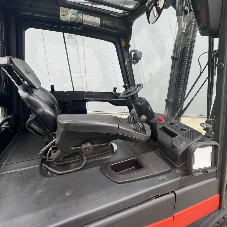 Linde E30/600 HL (387) - Carretilla elevadora eléctrica: foto 4 Linde E30/600 HL (387) - Carretilla elevadora eléctrica: foto 4