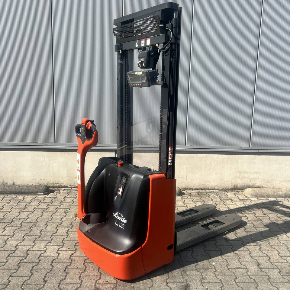 Linde L12 (1172) - Apilador: foto 1 Linde L12 (1172) - Apilador: foto 1