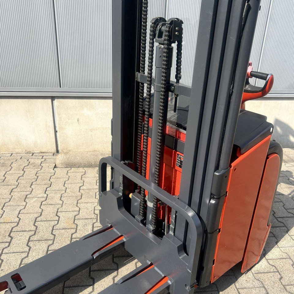 Apilador Linde L16i (372): foto 8 Apilador Linde L16i (372): foto 8