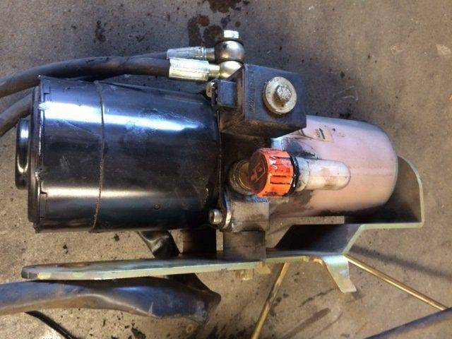 Pump unit for Linde - Bomba de dirección para Equipo de manutención: foto 2 Pump unit for Linde - Bomba de dirección para Equipo de manutención: foto 2