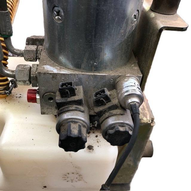 Pump unit for Linde - Bomba de dirección para Equipo de manutención: foto 2 Pump unit for Linde - Bomba de dirección para Equipo de manutención: foto 2