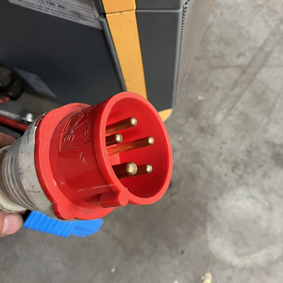Hawker Lifetech 24V/36V/48V charger - Recambio para Equipo de manutención: foto 4 Hawker Lifetech 24V/36V/48V charger - Recambio para Equipo de manutención: foto 4