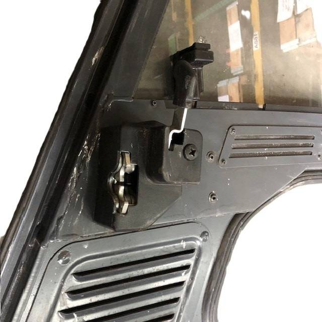 Right door for Linde 387 /388 series - Puerta y piezas para Equipo de manutención: foto 4 Right door for Linde 387 /388 series - Puerta y piezas para Equipo de manutención: foto 4