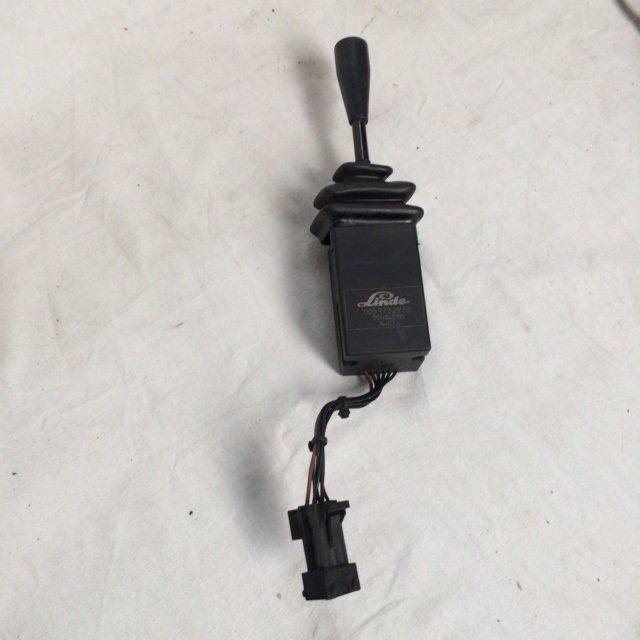 Switch for Linde E14-20-02, Series 335-02 - Conmutador en la columna de dirección para Equipo de manutención: foto 1 Switch for Linde E14-20-02, Series 335-02 - Conmutador en la columna de dirección para Equipo de manutención: foto 1