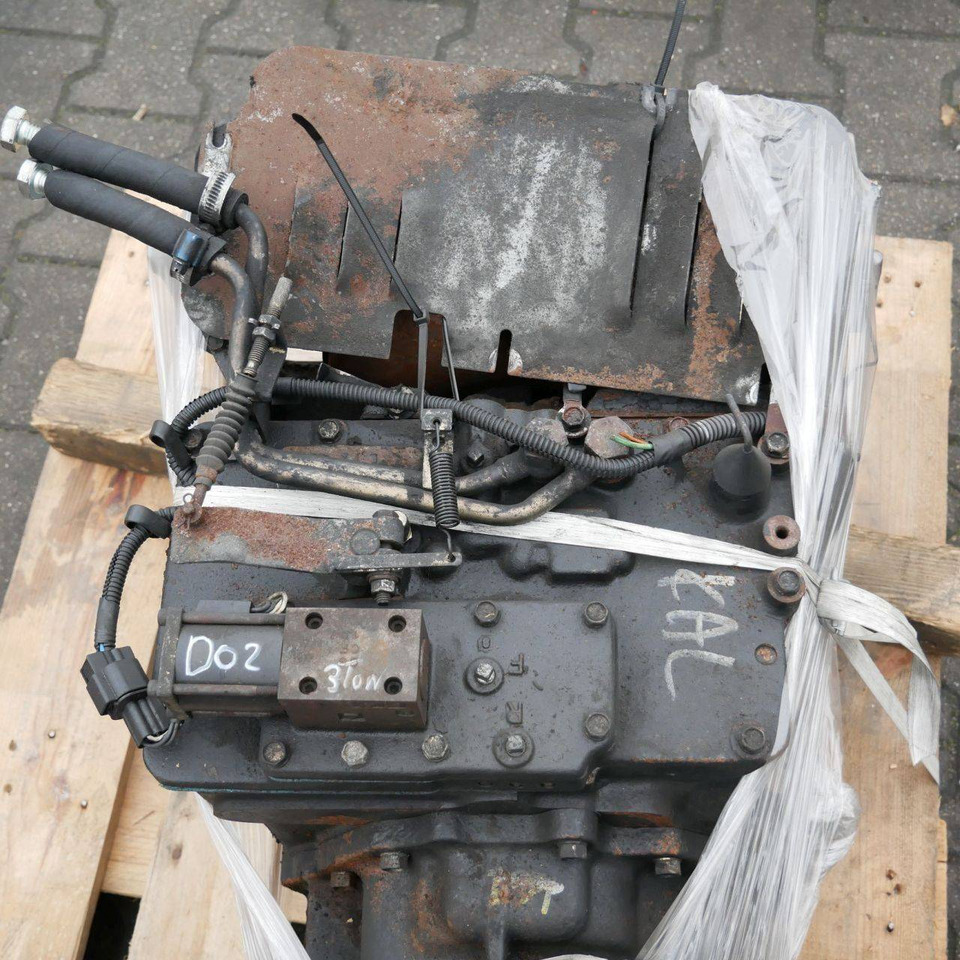 Transmission for Nissan D02 - Transmisión para Equipo de manutención: foto 3 Transmission for Nissan D02 - Transmisión para Equipo de manutención: foto 3