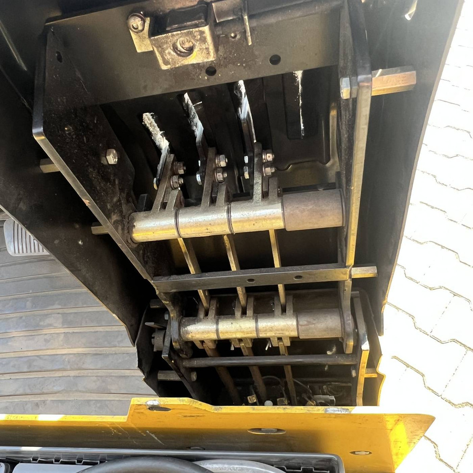 Arrendamiento de  Yale ERP16ATF (SWB) Yale ERP16ATF (SWB): foto 14