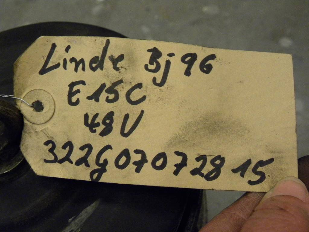 Pump motor for Linde - Motor y piezas para Equipo de manutención: foto 2 Pump motor for Linde - Motor y piezas para Equipo de manutención: foto 2