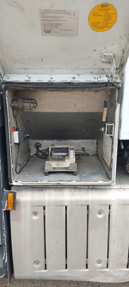 MERCEDES ANTOS - Camión cisterna: foto 3 MERCEDES ANTOS - Camión cisterna: foto 3