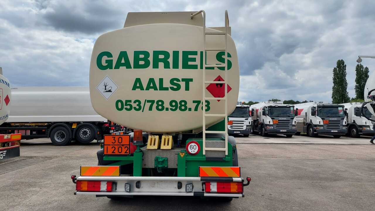 Camión cisterna MERCEDES AXOR: foto 12 Camión cisterna MERCEDES AXOR: foto 12