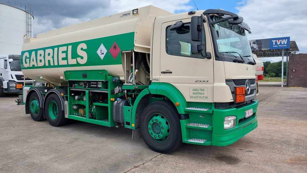 Camión cisterna MERCEDES AXOR: foto 9 Camión cisterna MERCEDES AXOR: foto 9