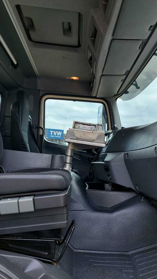 Camión cisterna MERCEDES AXOR: foto 6 Camión cisterna MERCEDES AXOR: foto 6