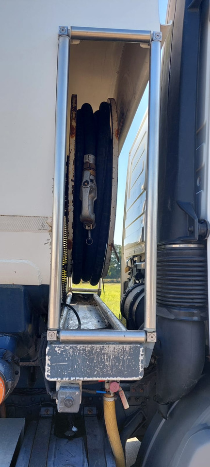 MERCEDES Actros - Camión cisterna: foto 3 MERCEDES Actros - Camión cisterna: foto 3