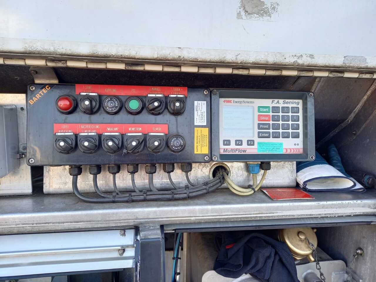 Scania PRT - Camión cisterna: foto 2 Scania PRT - Camión cisterna: foto 2