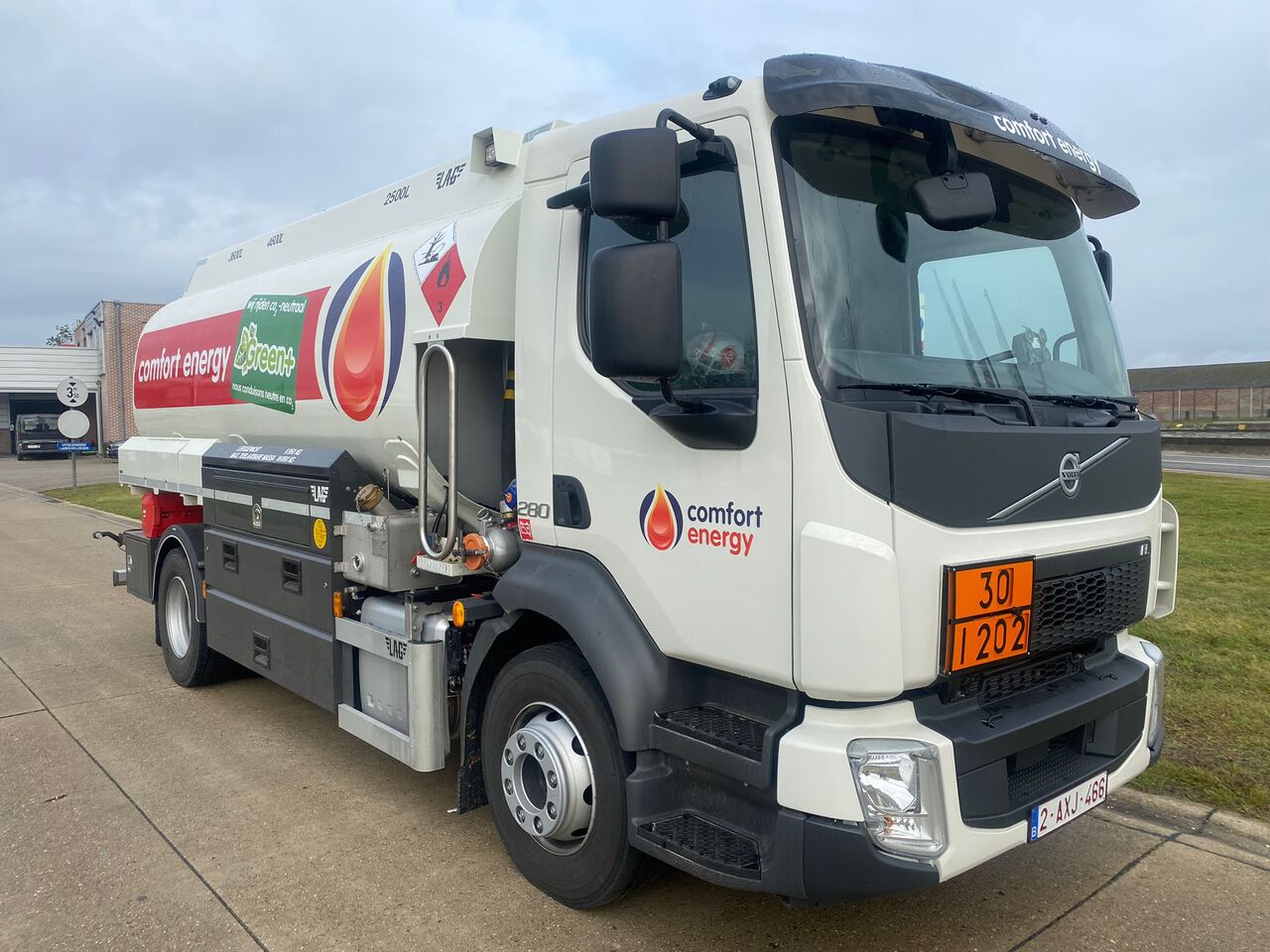 Camión cisterna VOLVO FL: foto 6 Camión cisterna VOLVO FL: foto 6