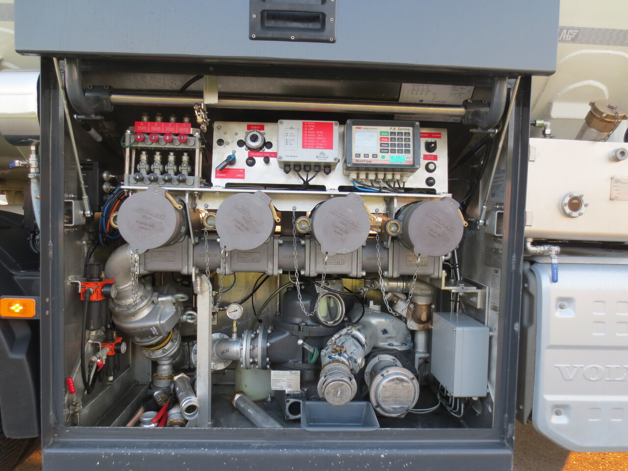 VOLVO FM - Camión cisterna: foto 5 VOLVO FM - Camión cisterna: foto 5